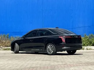 Hongqi E-QM5 2023 купить из Китая, цена 3 439 000 ₽ — Suifenhe Auto