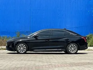 Hongqi E-QM5 2023 купить из Китая, цена 3 439 000 ₽ — Suifenhe Auto