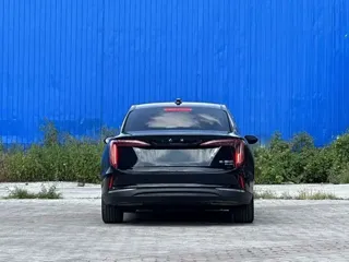 Hongqi E-QM5 2023 купить из Китая, цена 3 439 000 ₽ — Suifenhe Auto