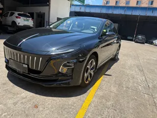 Hongqi E-QM5 2022 купить из Китая, цена 1 294 000 ₽ — Suifenhe Auto