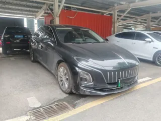 Hongqi E-QM5 2023 купить из Китая, цена 3 276 000 ₽ — Suifenhe Auto