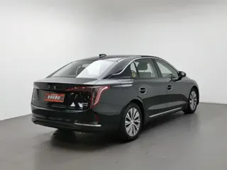 Hongqi E-QM5 2024 купить из Китая, цена 2 944 000 ₽ — Suifenhe Auto