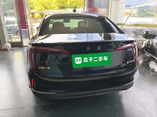 Hongqi E-QM5 2024 купить из Китая, цена 1 692 000 ₽ — Suifenhe Auto