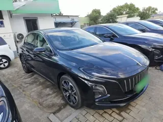 Hongqi E-QM5 2023 купить из Китая, цена 1 588 000 ₽ — Suifenhe Auto