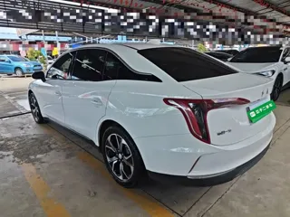 Hongqi E-QM5 2024 купить из Китая, цена 1 661 000 ₽ — Suifenhe Auto