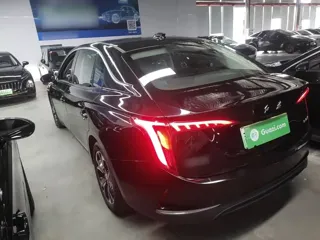 Hongqi E-QM5 2023 купить из Китая, цена 1 583 000 ₽ — Suifenhe Auto