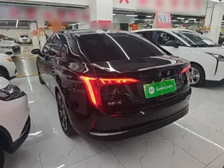 Hongqi E-QM5 2023 купить из Китая, цена 1 668 000 ₽ — Suifenhe Auto