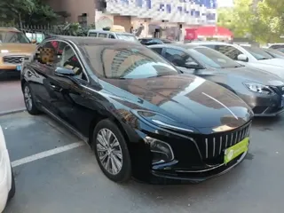 Hongqi E-QM5 2022 купить из Китая, цена 3 168 000 ₽ — Suifenhe Auto