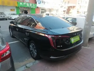 Hongqi E-QM5 2022 купить из Китая, цена 3 168 000 ₽ — Suifenhe Auto