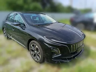 Hongqi E-QM5 2024 купить из Китая, цена 1 656 000 ₽ — Suifenhe Auto