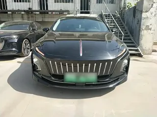 Hongqi E-QM5 2022 купить из Китая, цена 3 134 000 ₽ — Suifenhe Auto