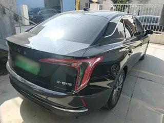 Hongqi E-QM5 2022 купить из Китая, цена 3 134 000 ₽ — Suifenhe Auto