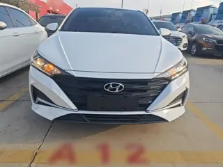 Hyundai Verna 2022 купить из Китая, цена 1 104 000 ₽ — Suifenhe Auto