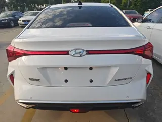Hyundai Verna 2022 купить из Китая, цена 1 104 000 ₽ — Suifenhe Auto