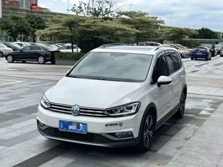 Volkswagen Touran 2019 купить из Китая, цена 1 650 000 ₽ — Suifenhe Auto