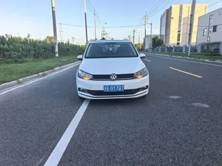 Volkswagen Touran 2019 купить из Китая, цена 1 529 000 ₽ — Suifenhe Auto