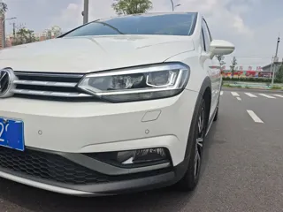 Volkswagen Touran 2021 купить из Китая, цена 2 049 000 ₽ — Suifenhe Auto