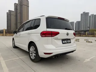 Volkswagen Touran 2021 купить из Китая, цена 1 444 000 ₽ — Suifenhe Auto