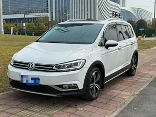 Volkswagen Touran 2020 купить из Китая, цена 1 702 000 ₽ — Suifenhe Auto