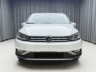 Volkswagen Touran 2023 купить из Китая, цена 2 248 000 ₽ — Suifenhe Auto