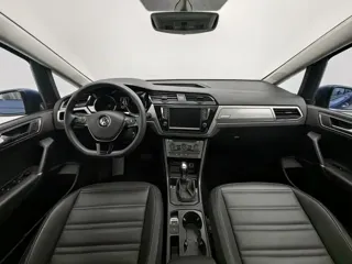 Volkswagen Touran 2018 купить из Китая, цена 1 364 000 ₽ — Suifenhe Auto