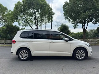 Volkswagen Touran 2019 купить из Китая, цена 1 572 000 ₽ — Suifenhe Auto