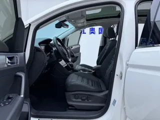 Volkswagen Touran 2023 купить из Китая, цена 2 326 000 ₽ — Suifenhe Auto