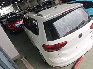 Volkswagen Touran 2020 купить из Китая, цена 1 625 000 ₽ — Suifenhe Auto