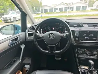 Volkswagen Touran 2019 купить из Китая, цена 1 819 000 ₽ — Suifenhe Auto