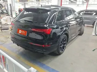 Audi Q7 2025