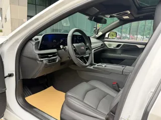 Cadillac CT6 2025 купить из Китая, цена 5 554 000 ₽ — Suifenhe Auto