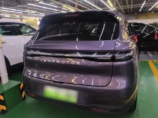 Leapmotor B10 2025 купить из Китая, цена 3 014 000 ₽ — Suifenhe Auto