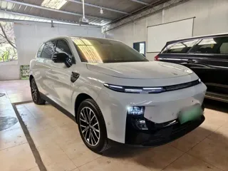 Leapmotor B10 2025 купить из Китая, цена 2 967 000 ₽ — Suifenhe Auto