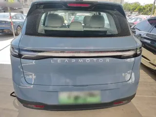 Leapmotor B10 2025 купить из Китая, цена 2 957 000 ₽ — Suifenhe Auto