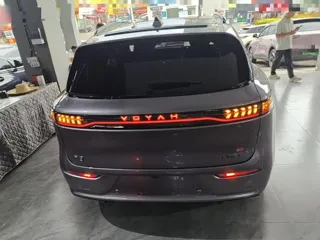 Voyah Free 2026 купить из Китая, цена 5 924 000 ₽ — Suifenhe Auto