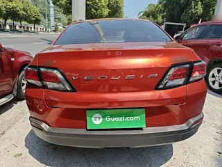 Venucia D60 2018 купить из Китая, цена 1 119 000 ₽ — Suifenhe Auto