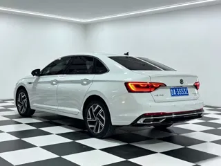 Volkswagen Sagitar 2022 купить из Китая, цена 1 845 000 ₽ — Suifenhe Auto