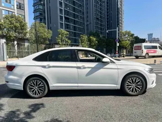Volkswagen Sagitar 2020 купить из Китая, цена 1 328 000 ₽ — Suifenhe Auto