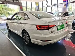 Volkswagen Sagitar 2021 купить из Китая, цена 1 521 000 ₽ — Suifenhe Auto
