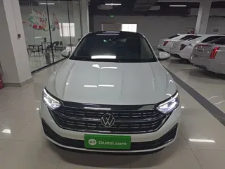 Volkswagen Sagitar 2022 купить из Китая, цена 1 578 000 ₽ — Suifenhe Auto