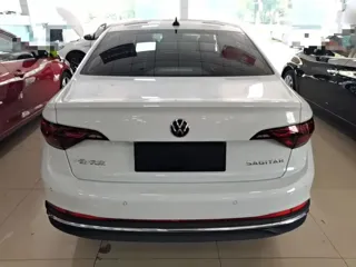 Volkswagen Sagitar 2026 купить из Китая, цена 2 016 000 ₽ — Suifenhe Auto