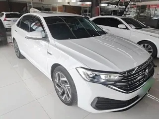 Volkswagen Sagitar 2023 купить из Китая, цена 1 527 000 ₽ — Suifenhe Auto