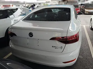 Volkswagen Sagitar 2020 купить из Китая, цена 1 365 000 ₽ — Suifenhe Auto