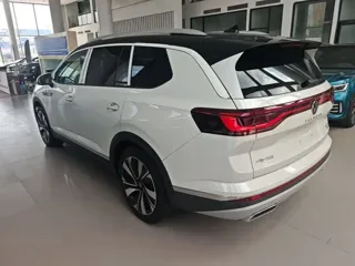 Volkswagen Talagon 2026 купить из Китая, цена 5 650 000 ₽ — Suifenhe Auto