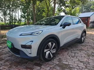 Deepal S05 2024 купить из Китая, цена 3 354 000 ₽ — Suifenhe Auto