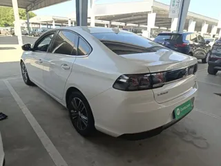 Peugeot 308 2019 купить из Китая, цена 1 073 000 ₽ — Suifenhe Auto