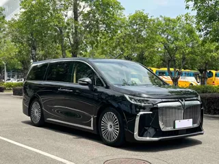 Voyah Dreamer 2024 купить из Китая, цена 6 060 000 ₽ — Suifenhe Auto