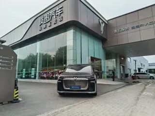 Voyah Dreamer 2024 купить из Китая, цена 6 443 000 ₽ — Suifenhe Auto