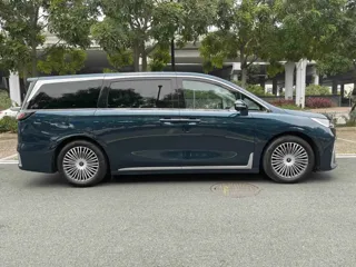 Voyah Dreamer 2024 купить из Китая, цена 6 347 000 ₽ — Suifenhe Auto