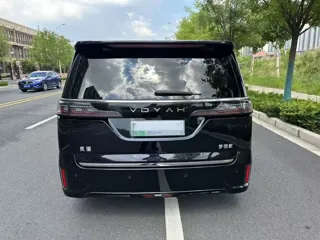 Voyah Dreamer 2024 купить из Китая, цена 6 252 000 ₽ — Suifenhe Auto
